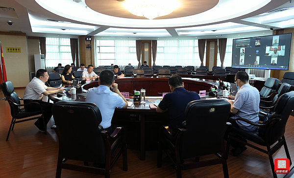 2021年7月25日，元方主持召開疫情防控應急指揮部會議  張莉 攝.jpg